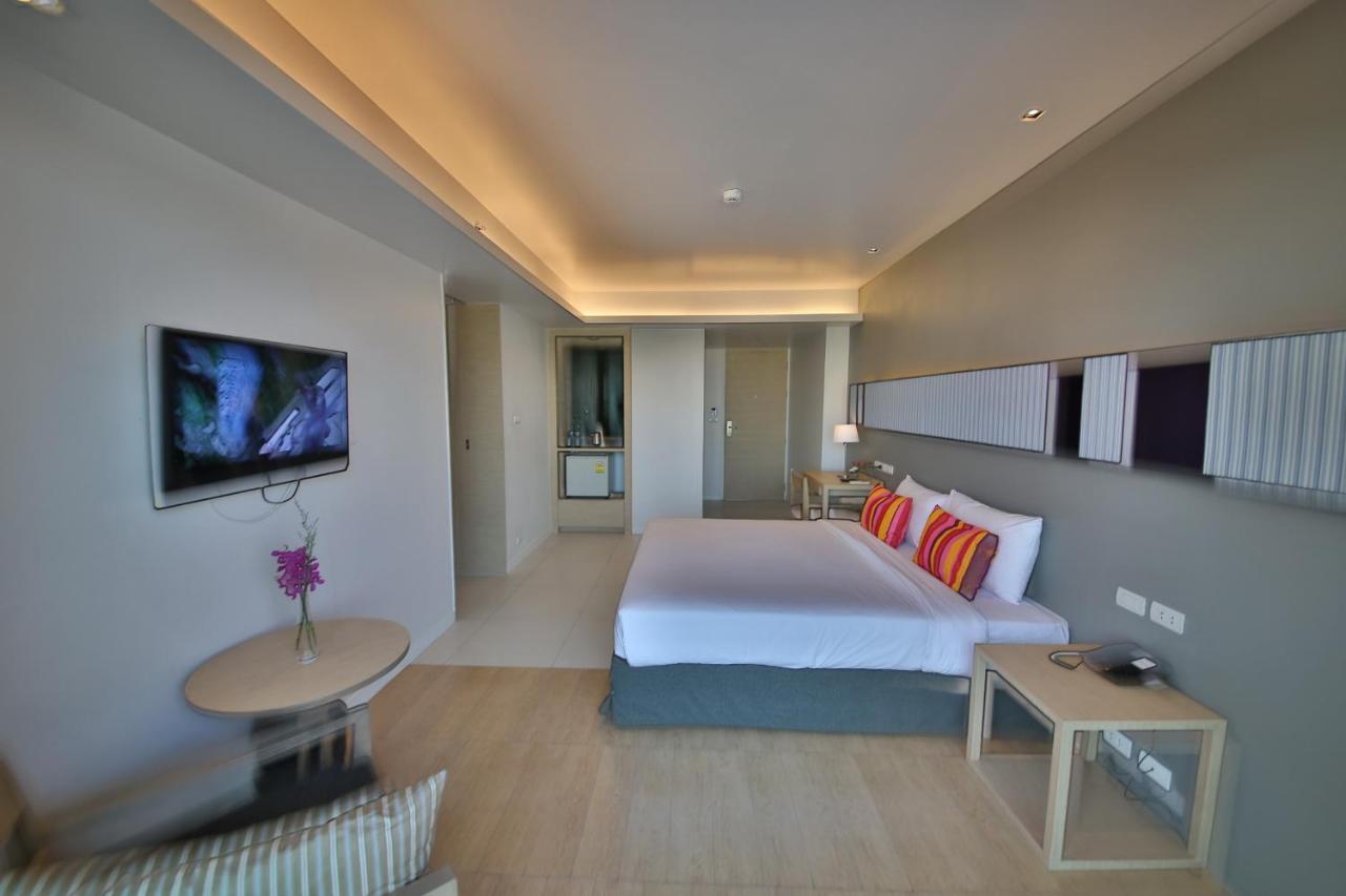 The Sun Xclusive Hotel Pattaya Quarto foto